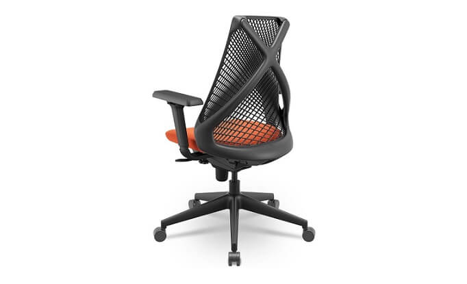 cadeira-ergonomica-presidente-bix-encosto-tela-tecido-laranja-base-piramidal-costas