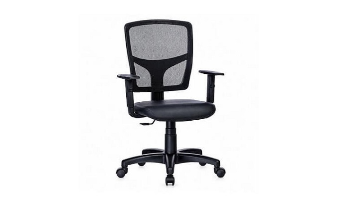cadeira-ergonomica-verthebra-com-bracos-vinil-preto-frente-diagonal-1