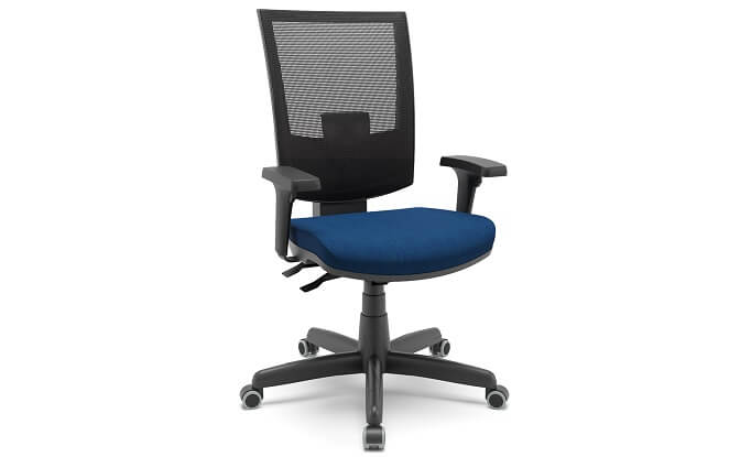 cadeira-presidente-ergonomica-flash-tela-preta-assento-azul-diagonal-frente-back-system-base-reta-rodizio-p