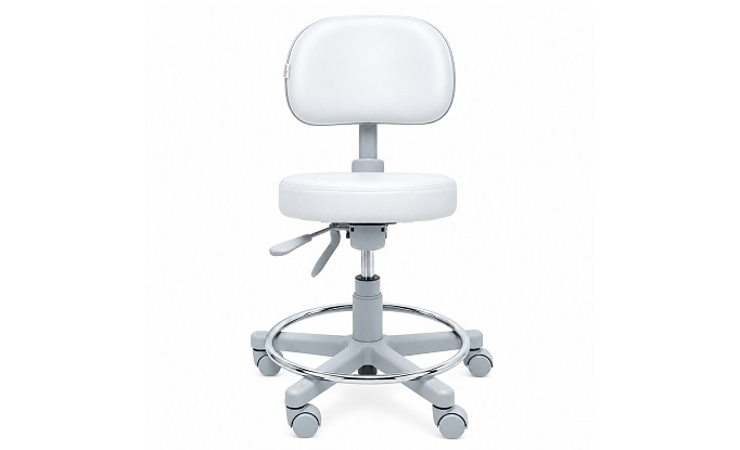 mocho-ergonomico-postural-rodizios-aro-cromado-branco-acabamento-cinza-frente